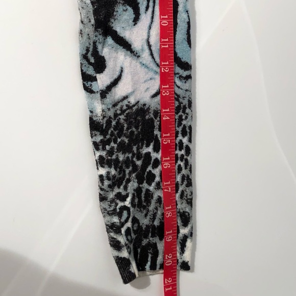 BCBGMaxAzria Leopard Print Sweater Size Large - Picture 9 of 10